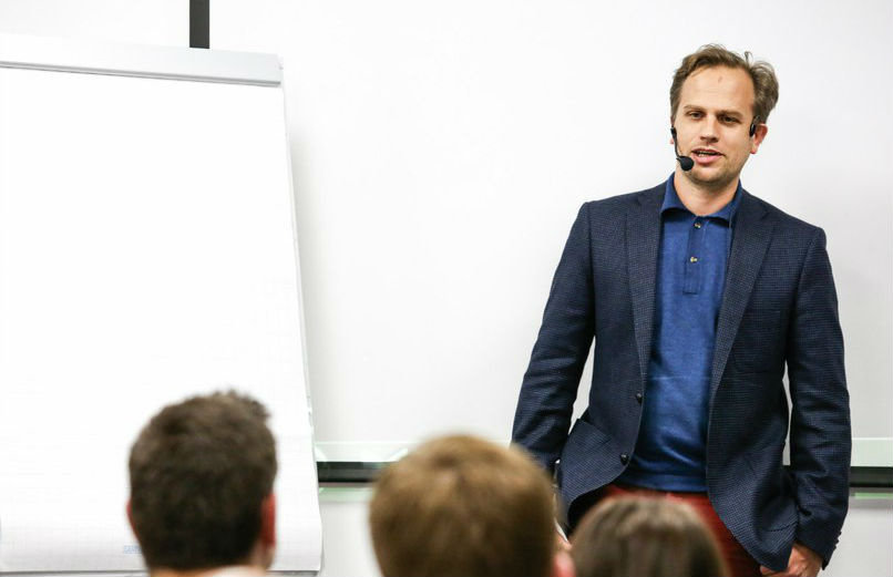 [Петр Пономарев] Горизонт (2019)_0.jpg